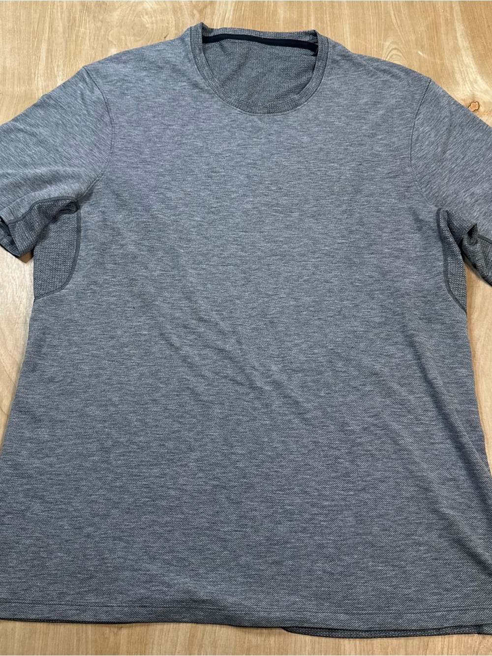 Lululemon Mens Gray Stretch Breathable Crew Neck Activewear T-Shirt Size Large.